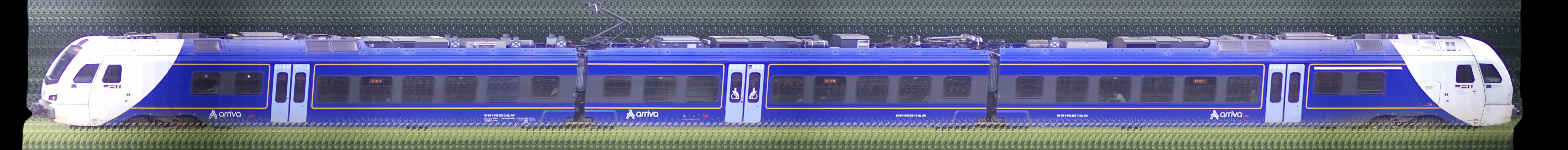 There should be a train photo here :'(