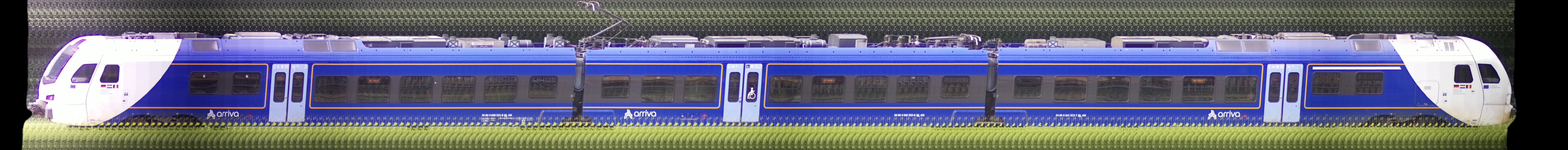There should be a train photo here :'(