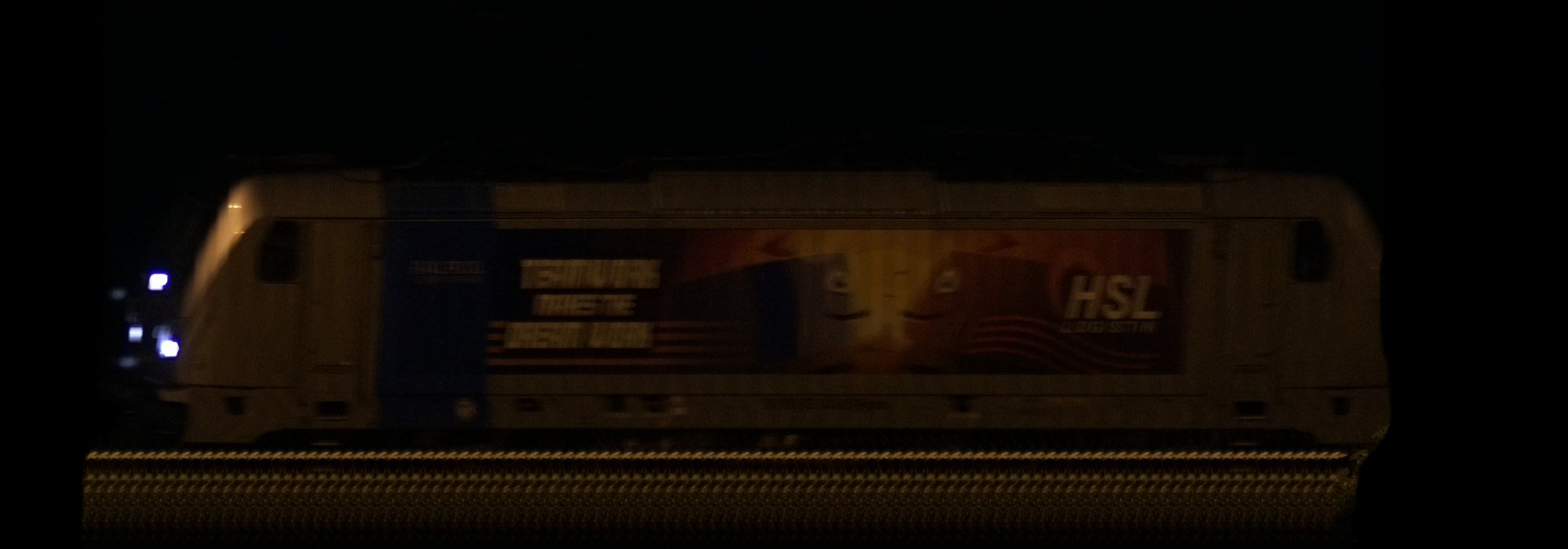 There should be a train photo here :'(