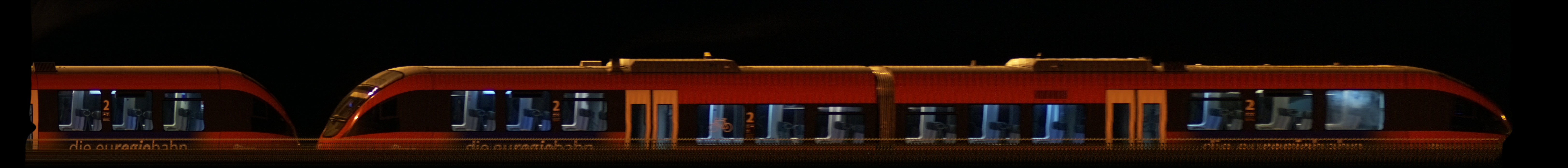 There should be a train photo here :'(