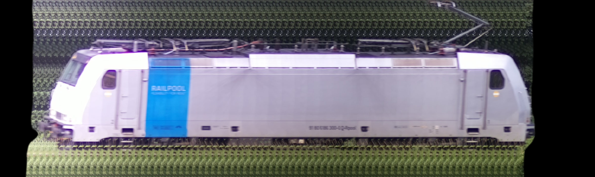 There should be a train photo here :'(