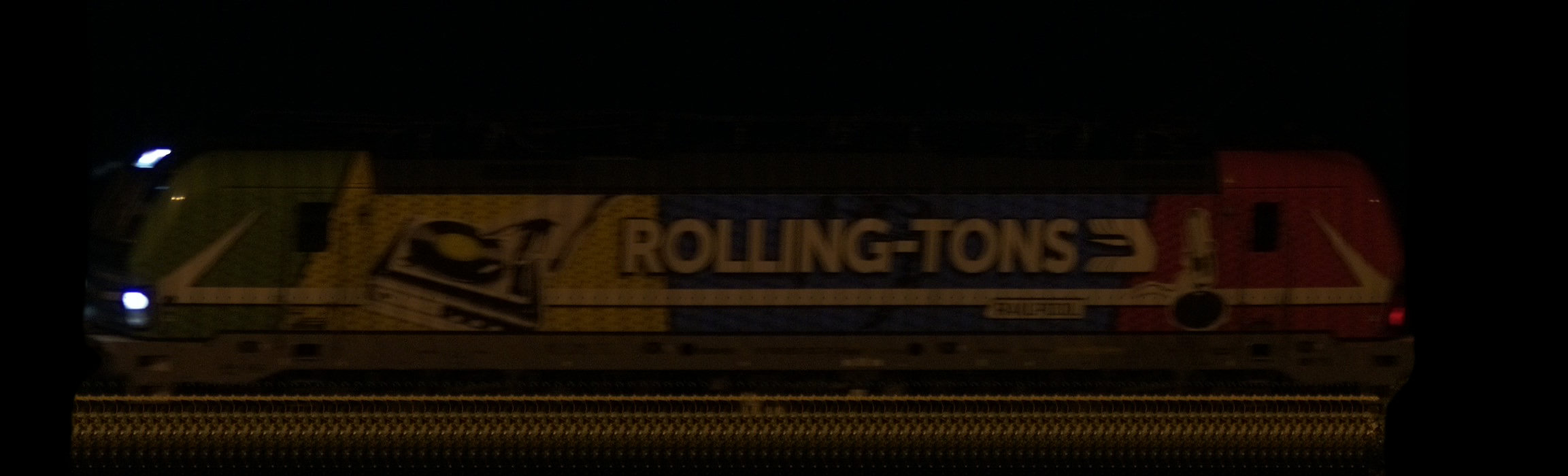 There should be a train photo here :'(
