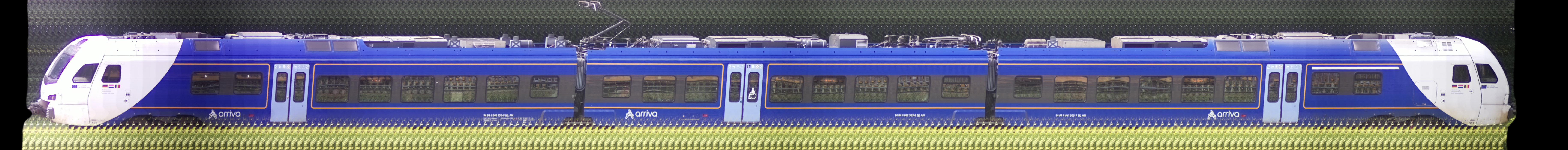 There should be a train photo here :'(