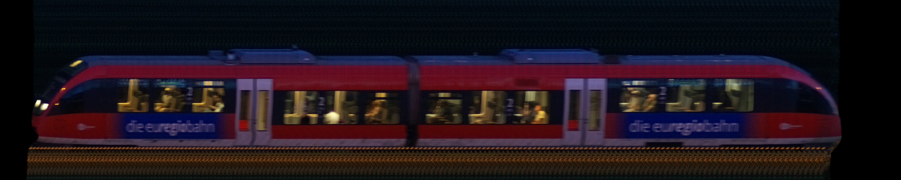 There should be a train photo here :'(