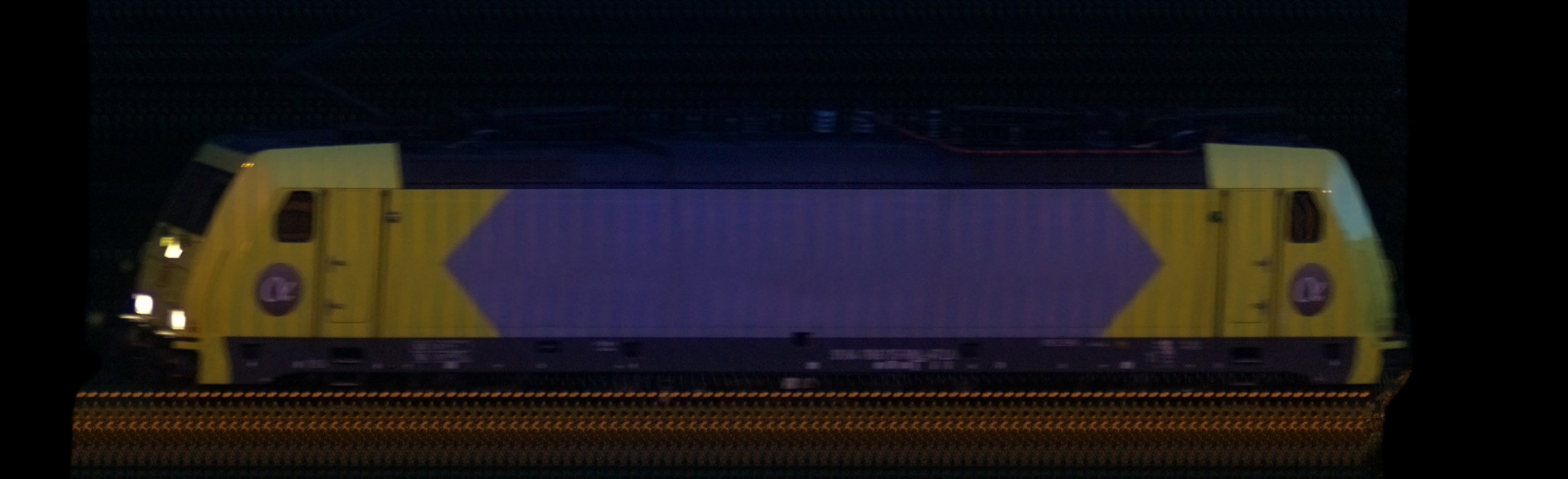 There should be a train photo here :'(