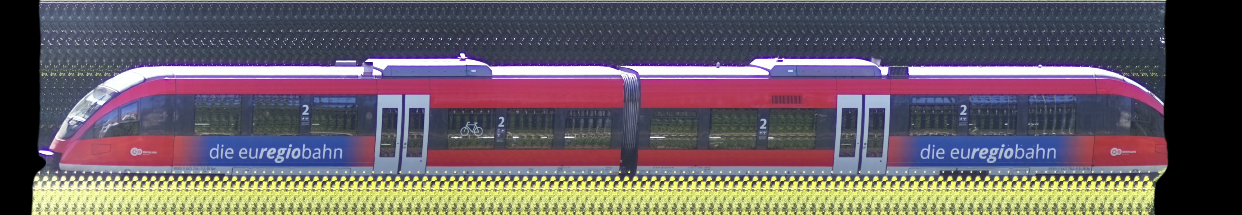 There should be a train photo here :'(