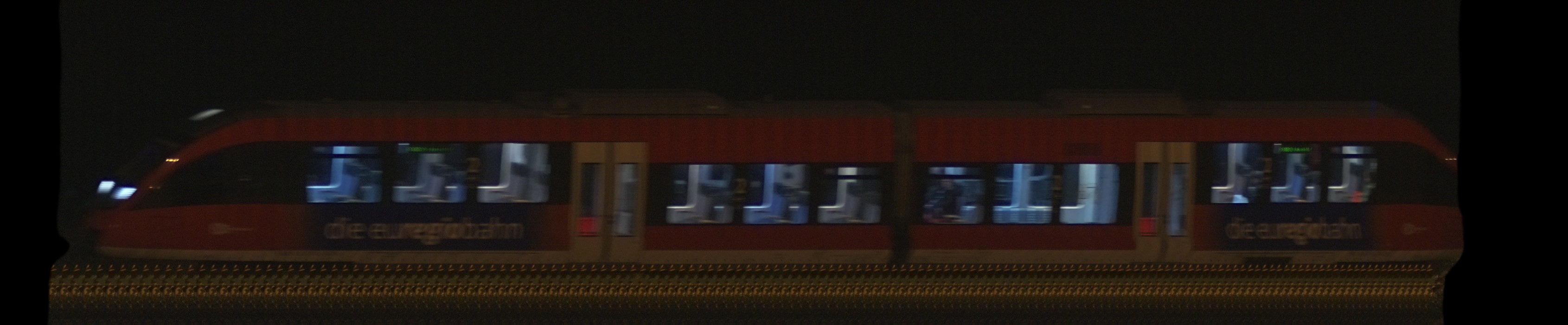 There should be a train photo here :'(