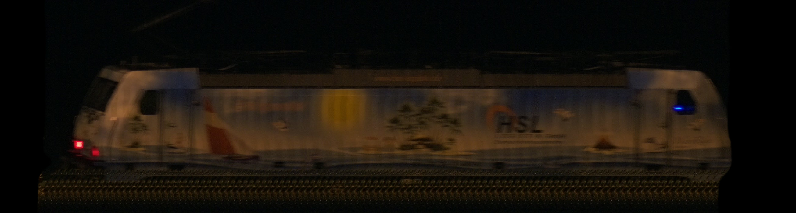 There should be a train photo here :'(