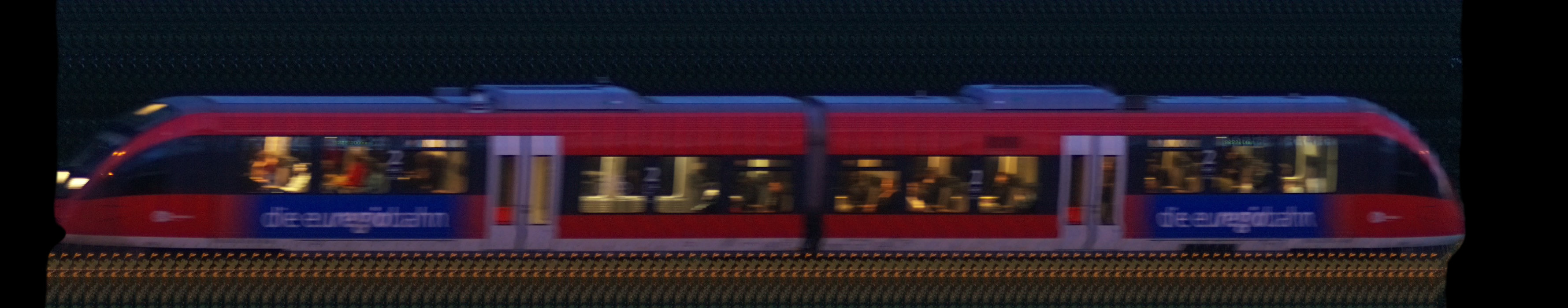 There should be a train photo here :'(