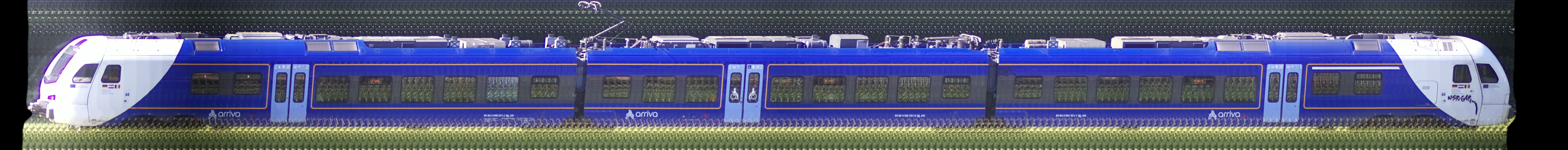 There should be a train photo here :'(