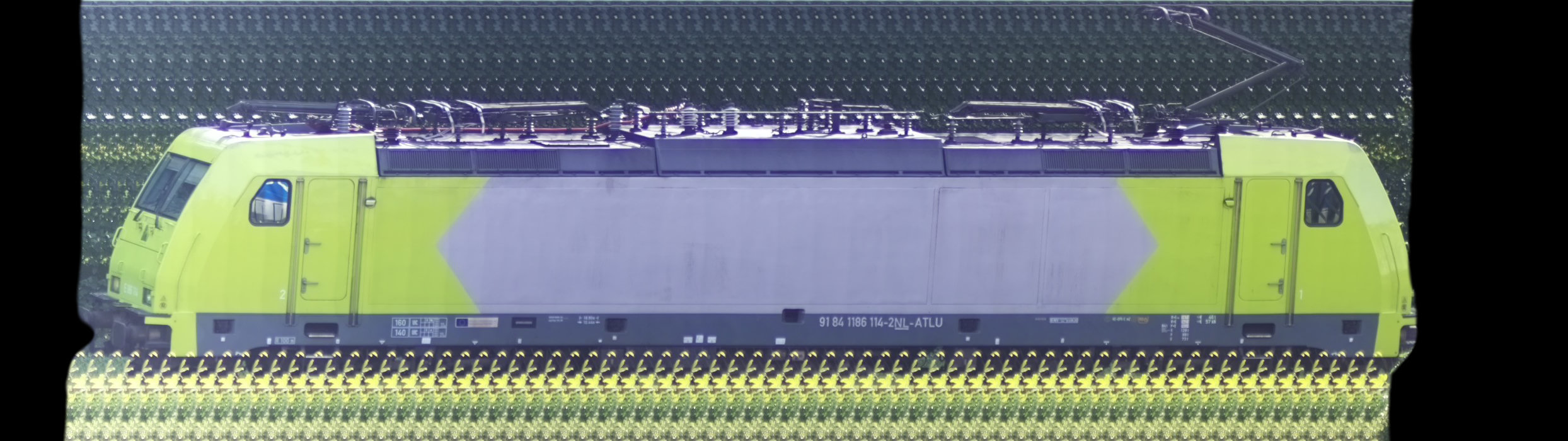 There should be a train photo here :'(