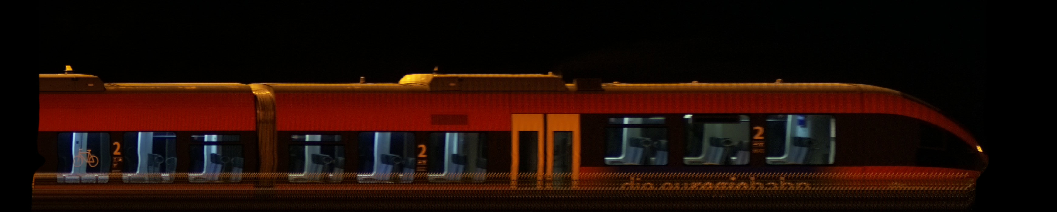 There should be a train photo here :'(