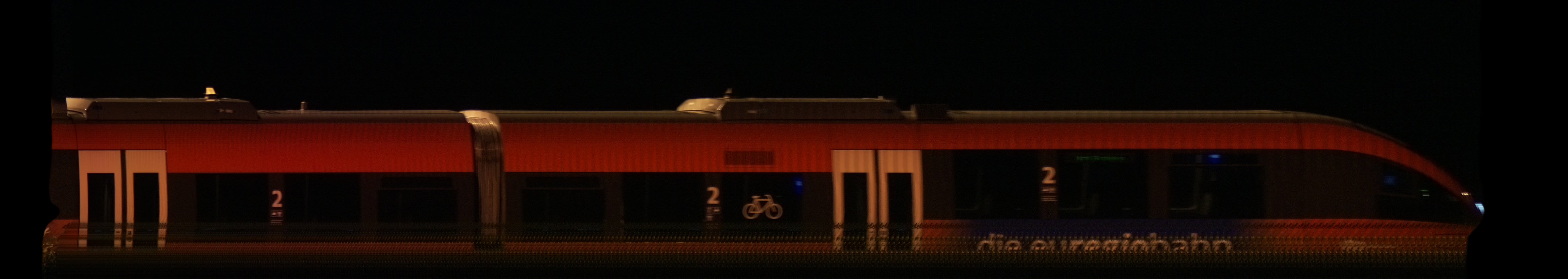 There should be a train photo here :'(