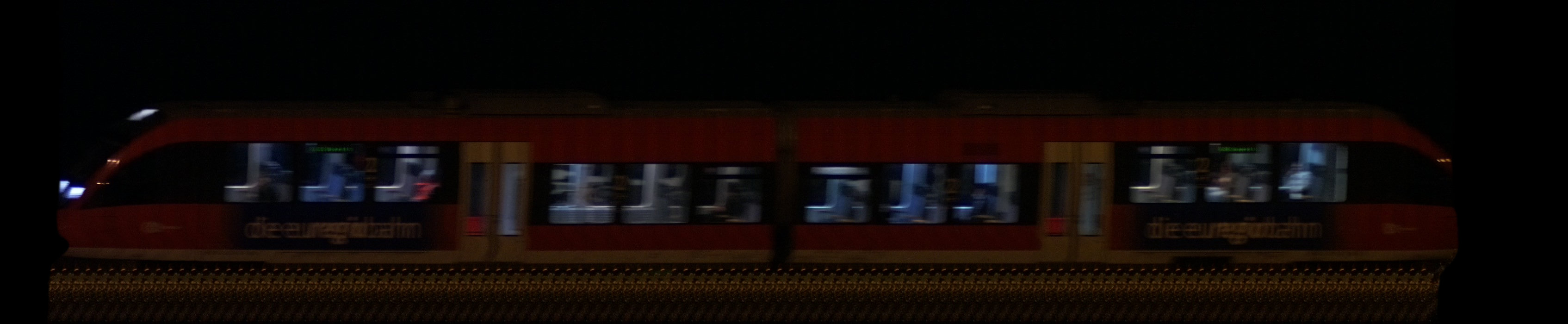 There should be a train photo here :'(