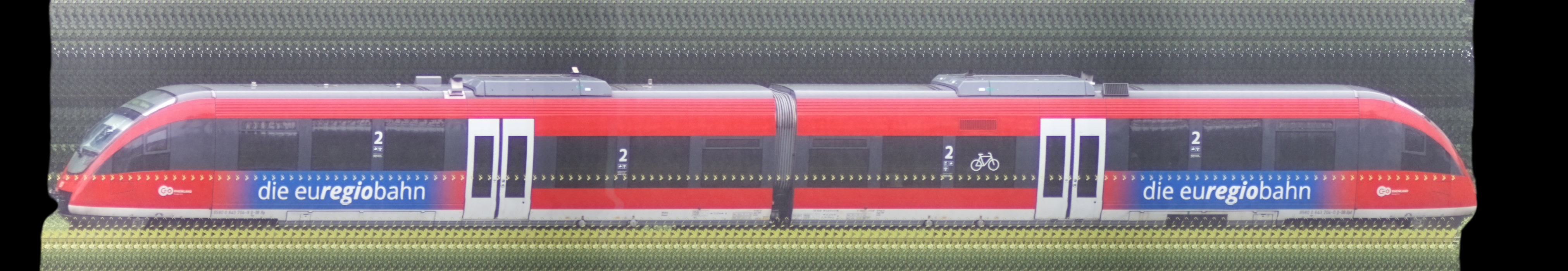 There should be a train photo here :'(