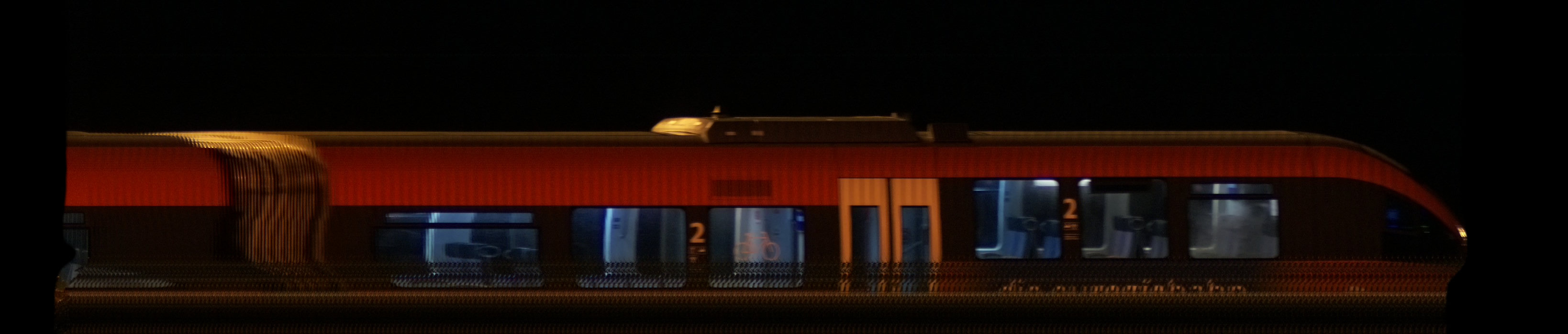 There should be a train photo here :'(