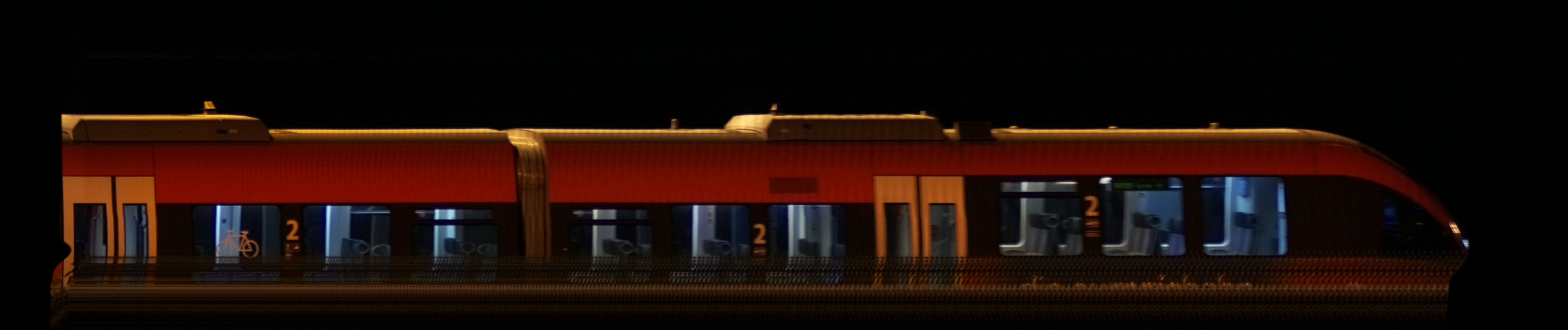There should be a train photo here :'(