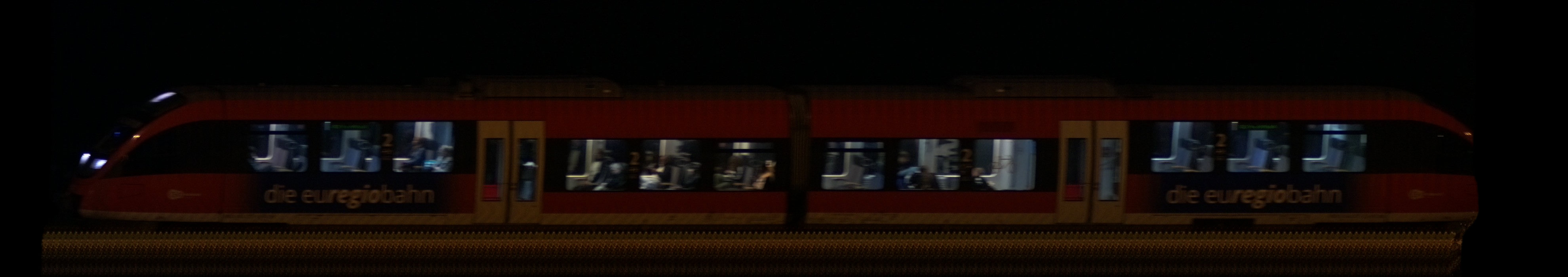There should be a train photo here :'(