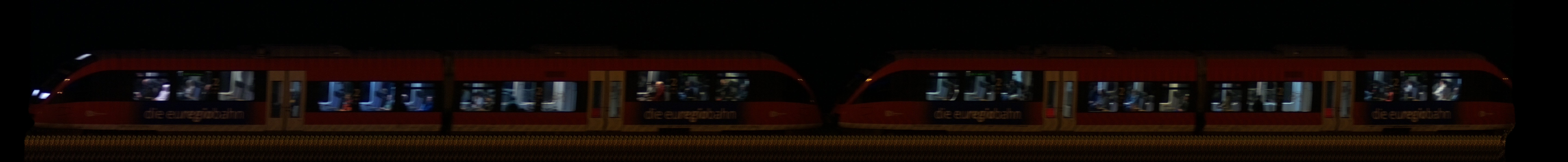 There should be a train photo here :'(