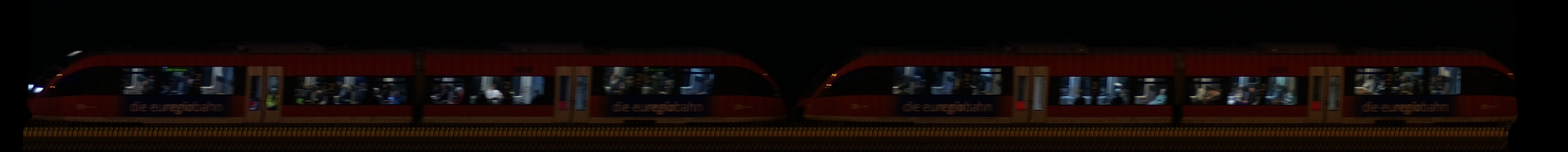 There should be a train photo here :'(