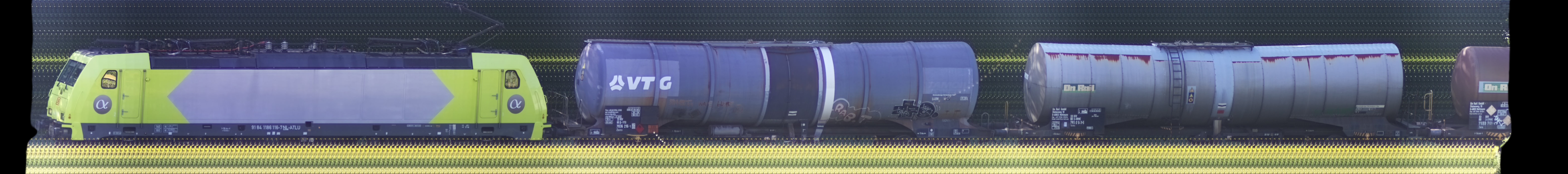There should be a train photo here :'(
