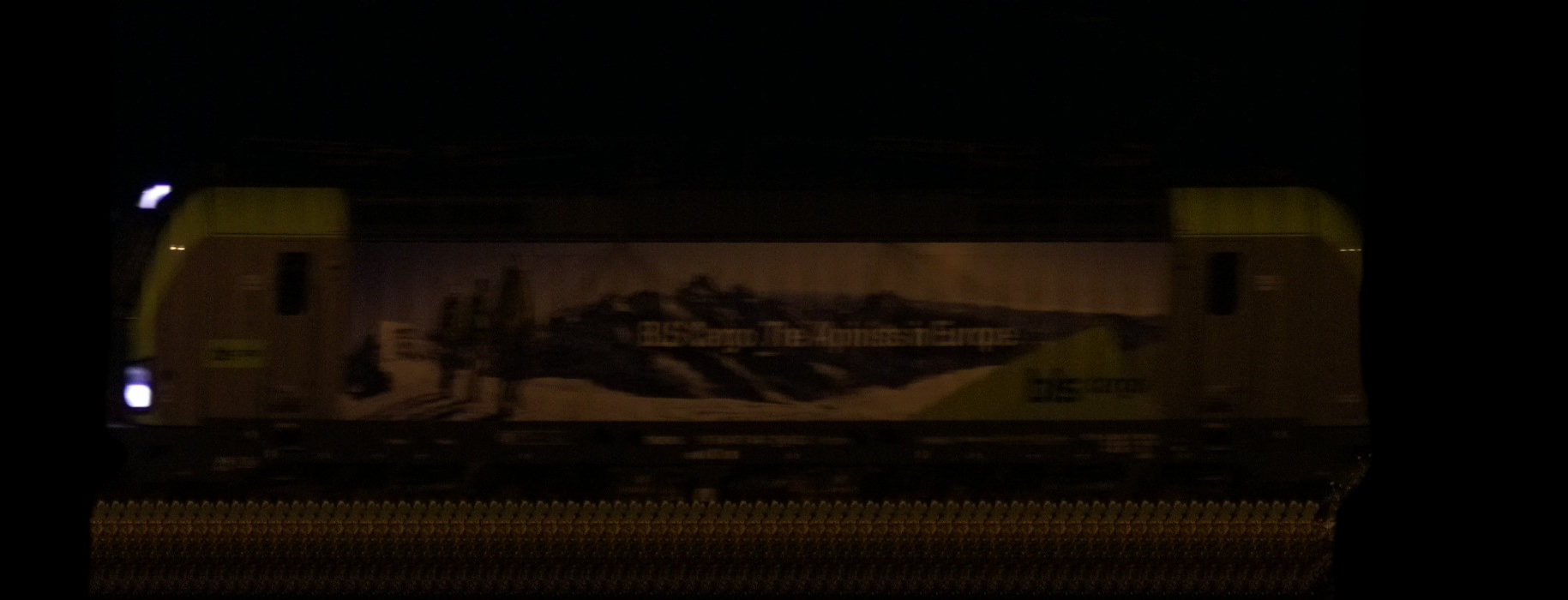 There should be a train photo here :'(