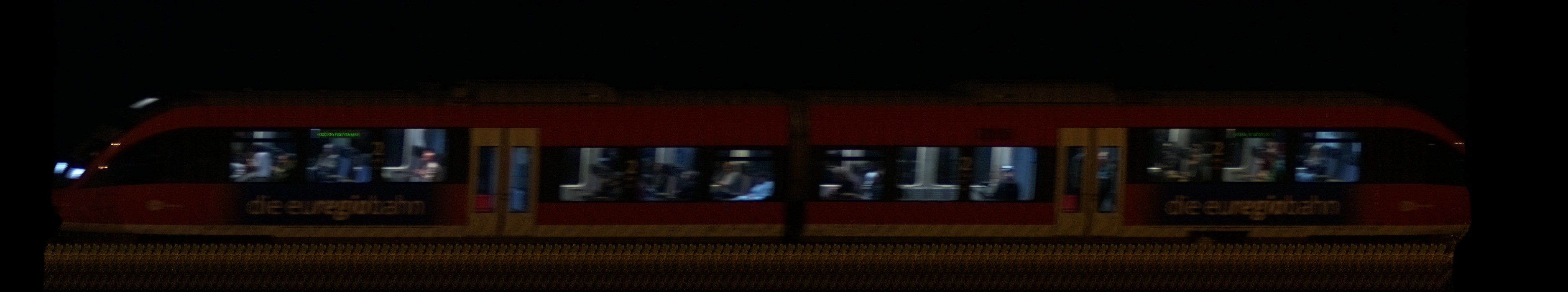 There should be a train photo here :'(