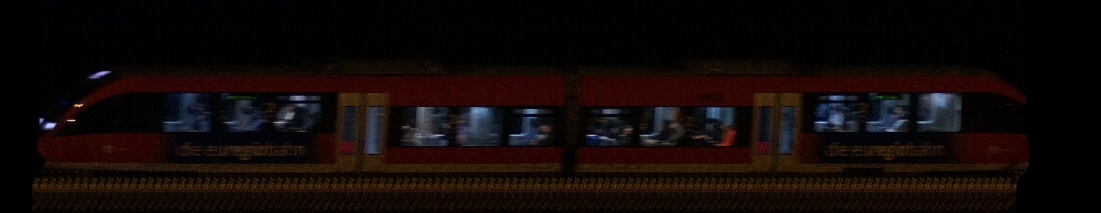 There should be a train photo here :'(