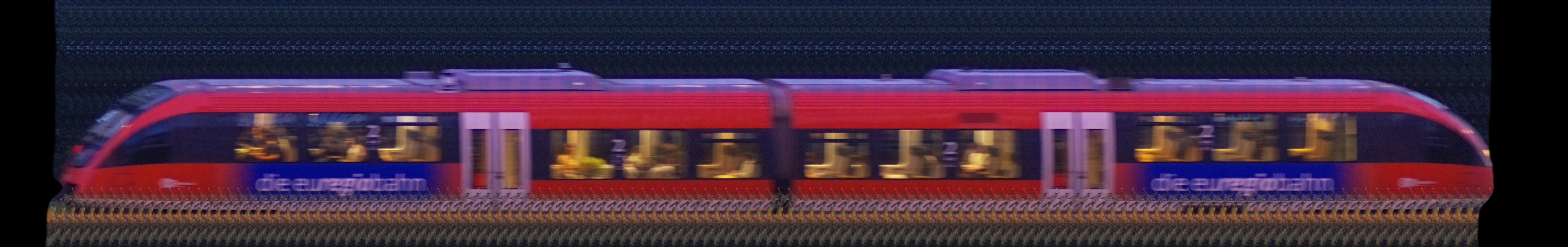 There should be a train photo here :'(