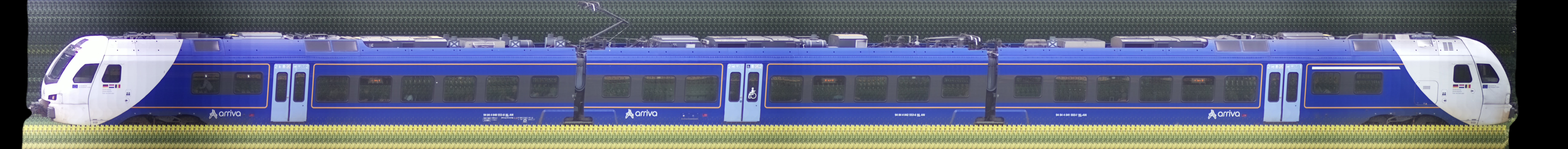 There should be a train photo here :'(
