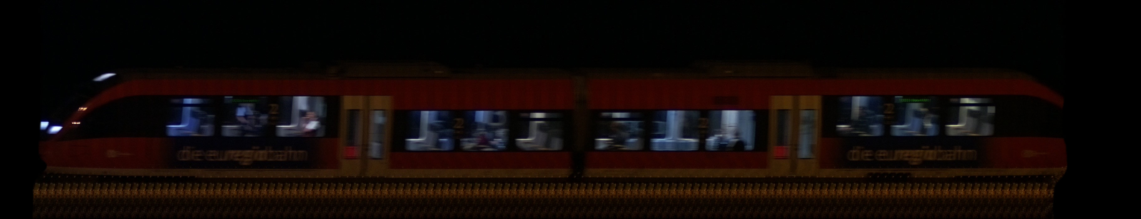 There should be a train photo here :'(