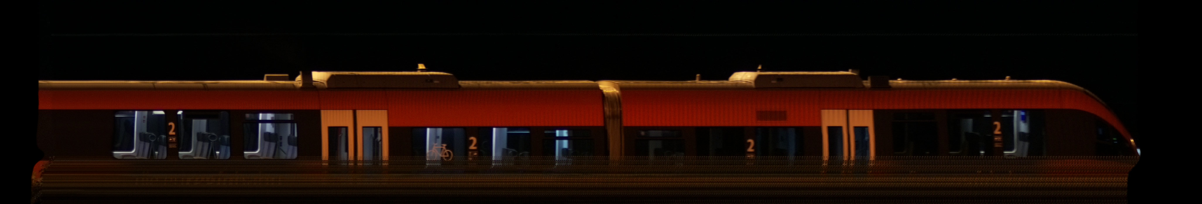 There should be a train photo here :'(