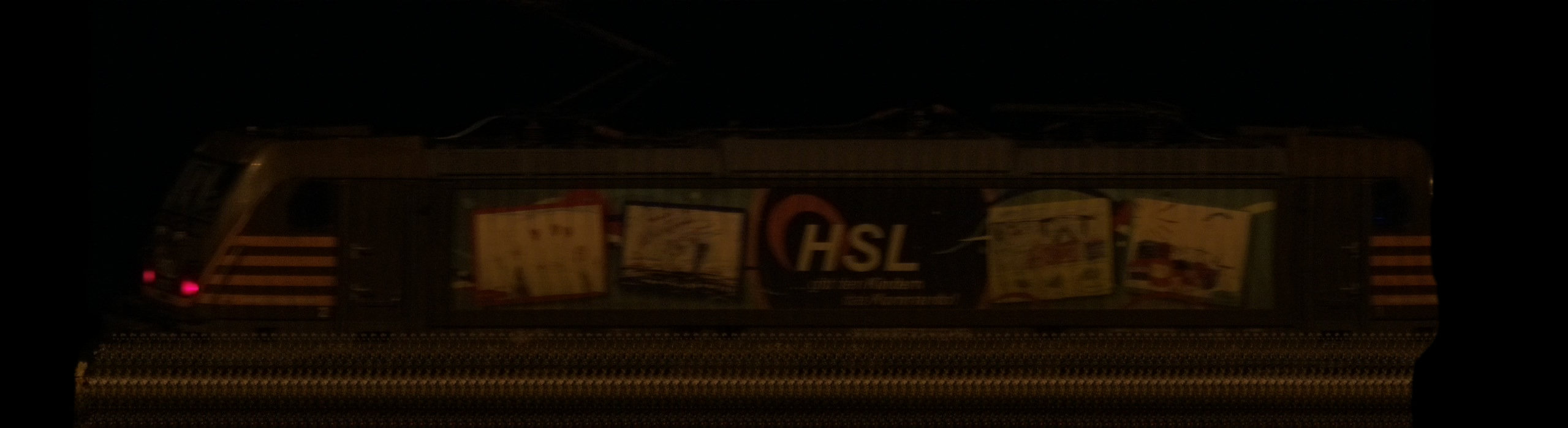 There should be a train photo here :'(