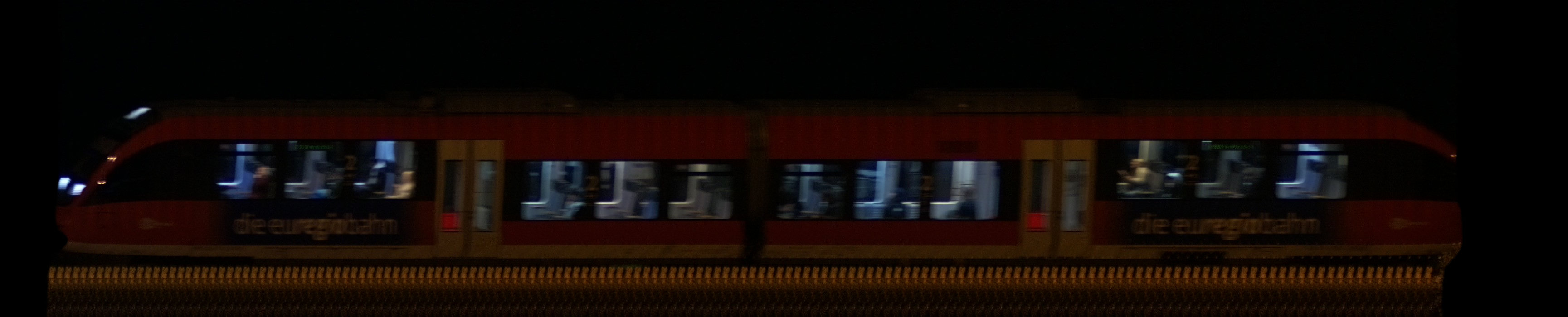 There should be a train photo here :'(