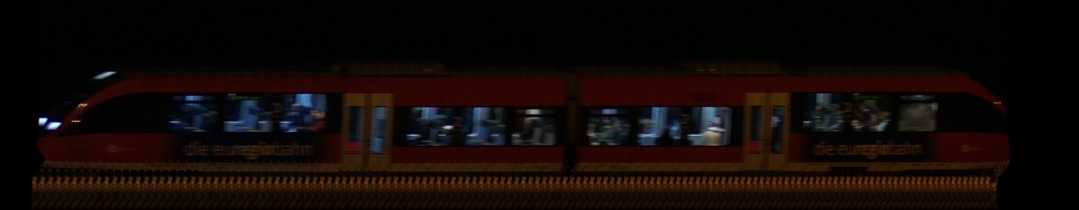 There should be a train photo here :'(