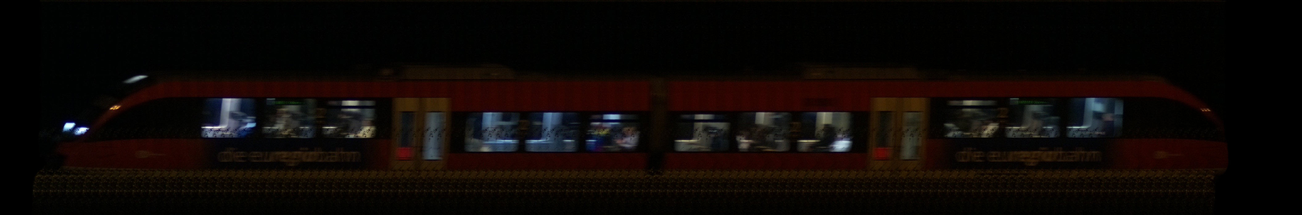 There should be a train photo here :'(
