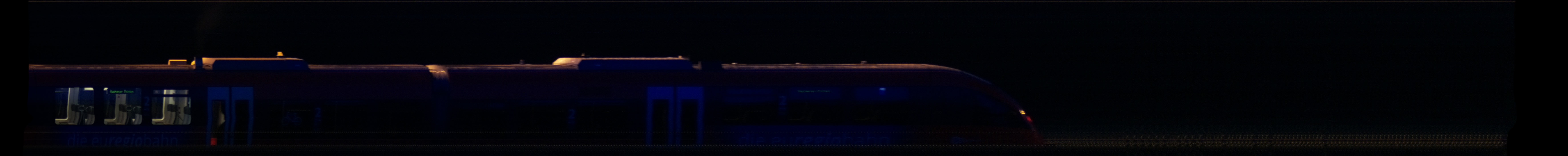 There should be a train photo here :'(