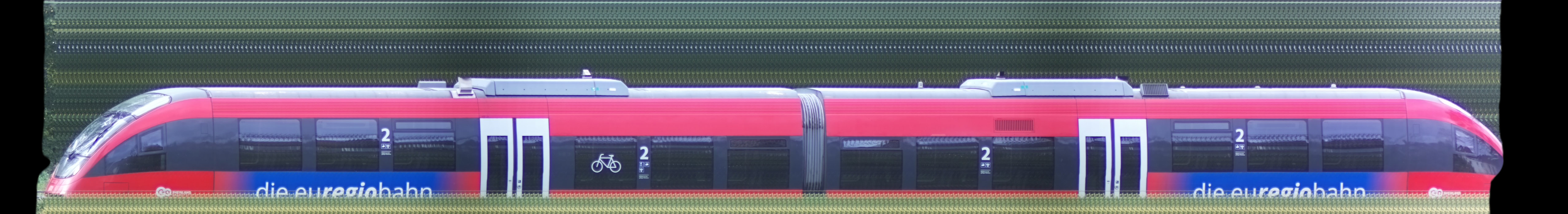 There should be a train photo here :'(
