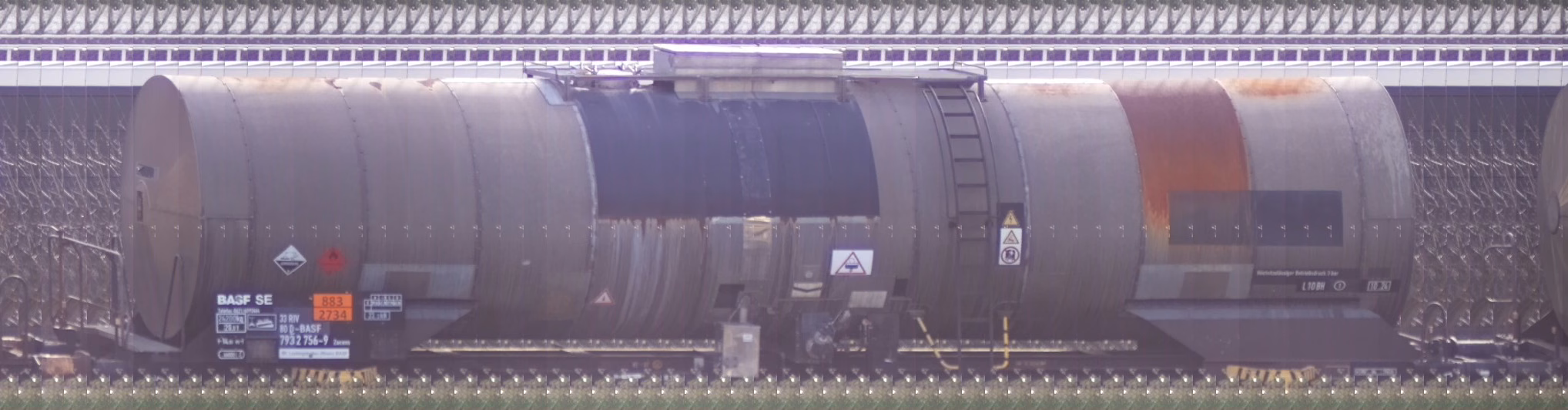 There should be a train photo here :'(