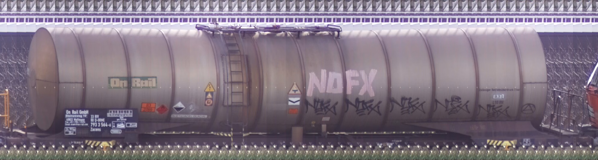 There should be a train photo here :'(