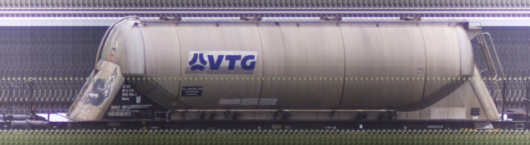 There should be a train photo here :'(