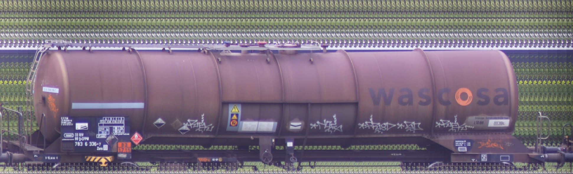 There should be a train photo here :'(