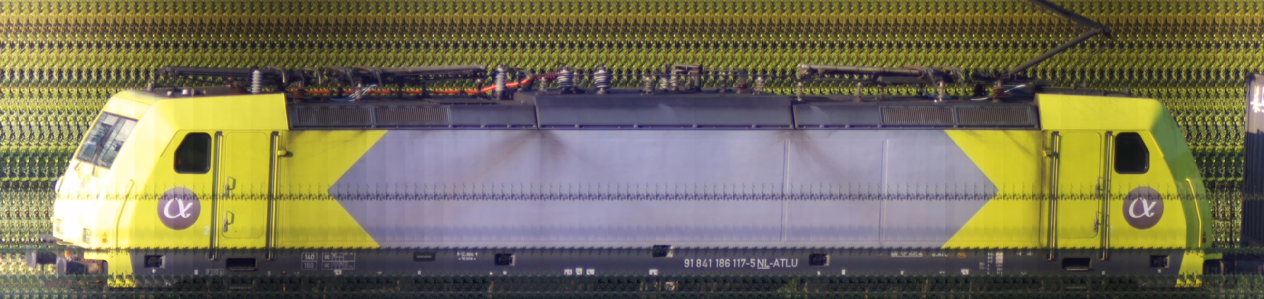 There should be a train photo here :'(