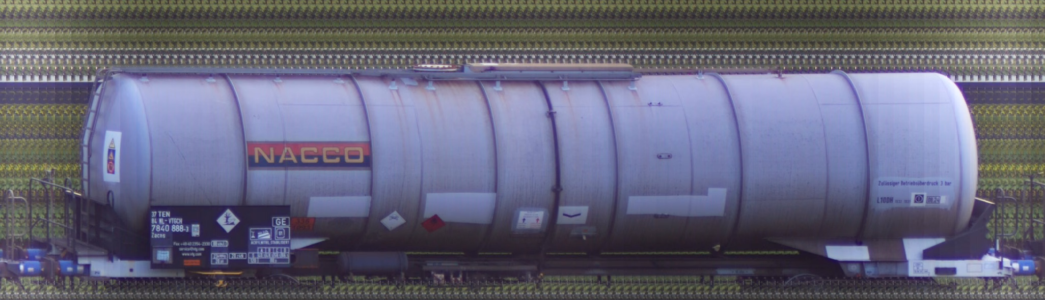 There should be a train photo here :'(