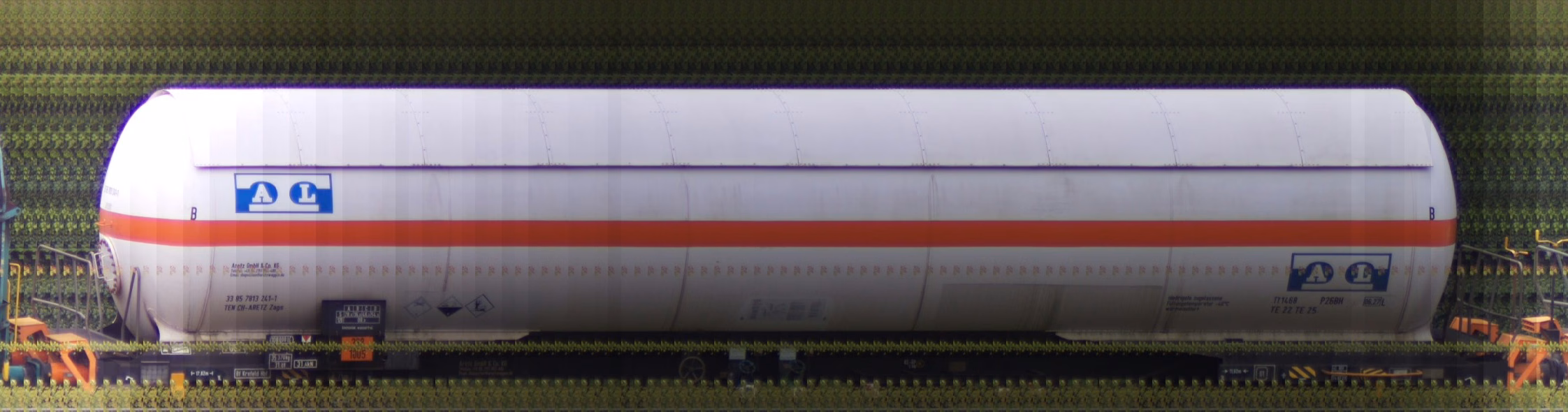 There should be a train photo here :'(