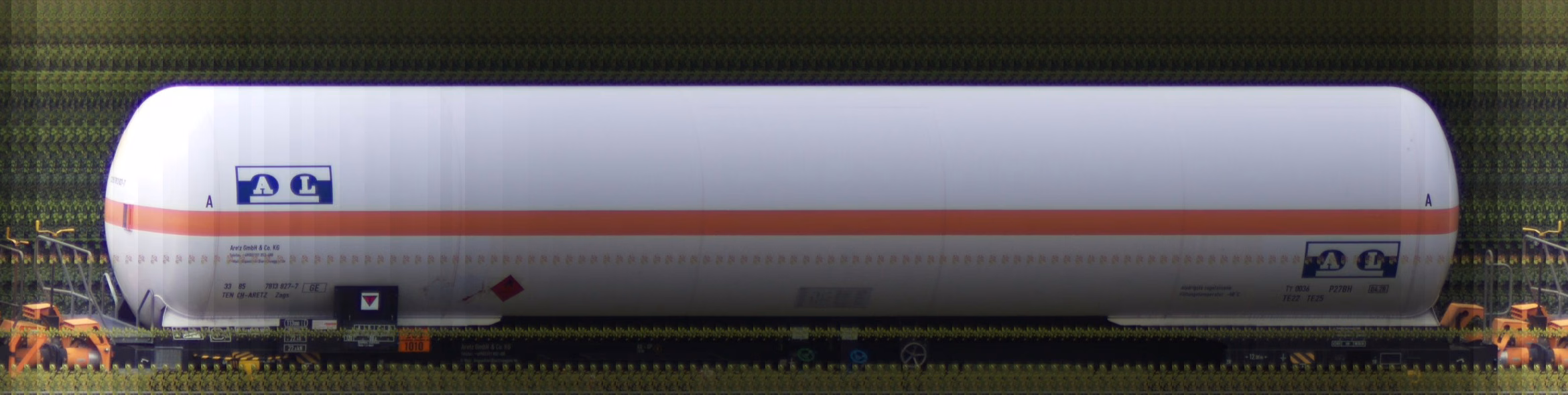 There should be a train photo here :'(