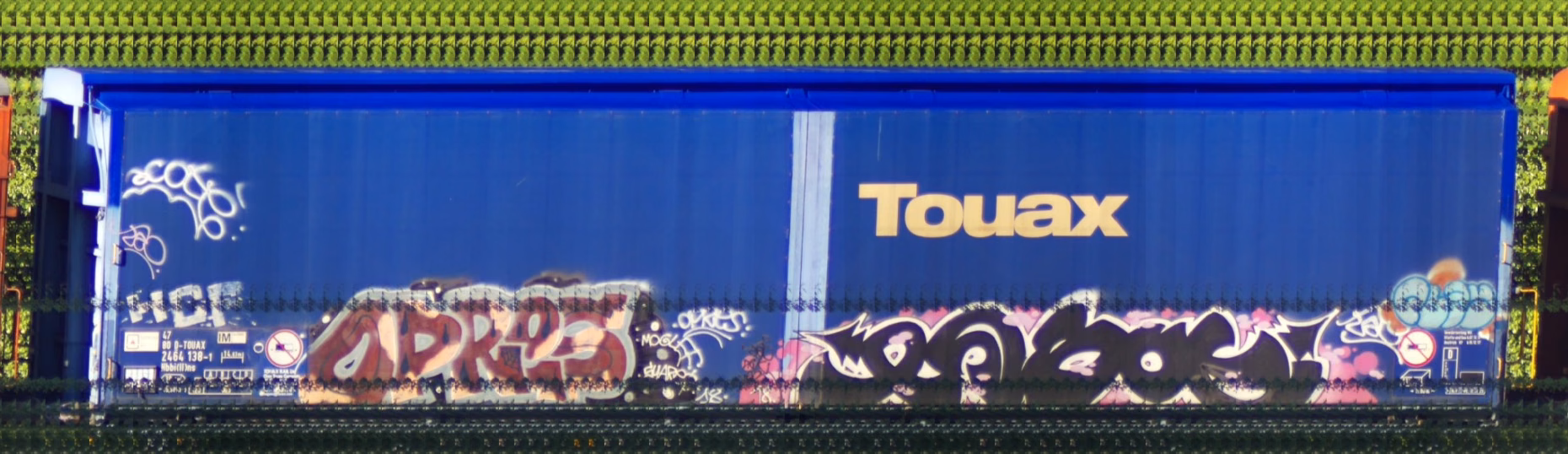 There should be a train photo here :'(