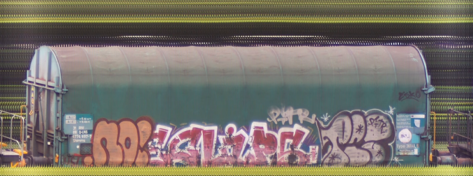 There should be a train photo here :'(