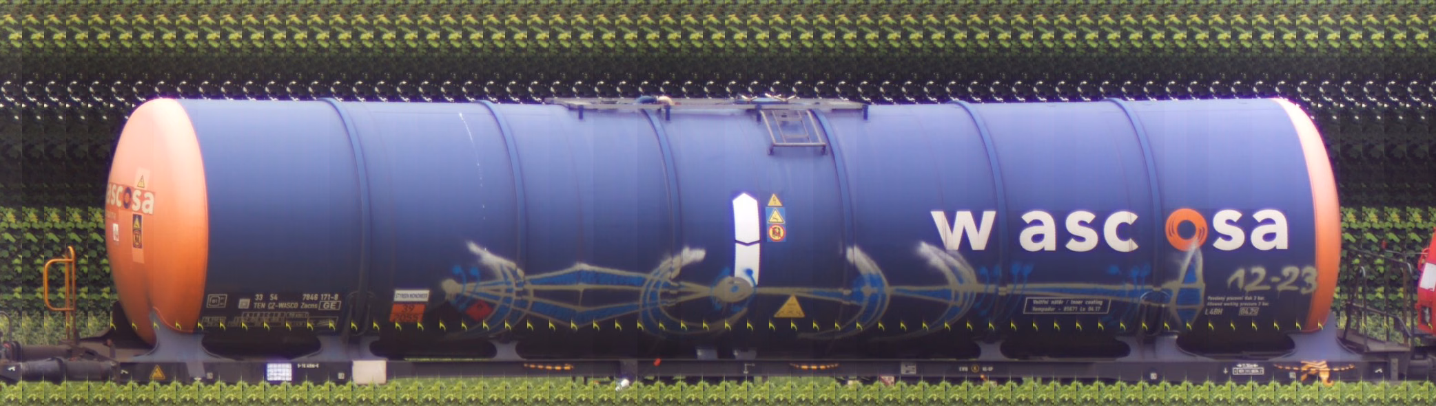 There should be a train photo here :'(