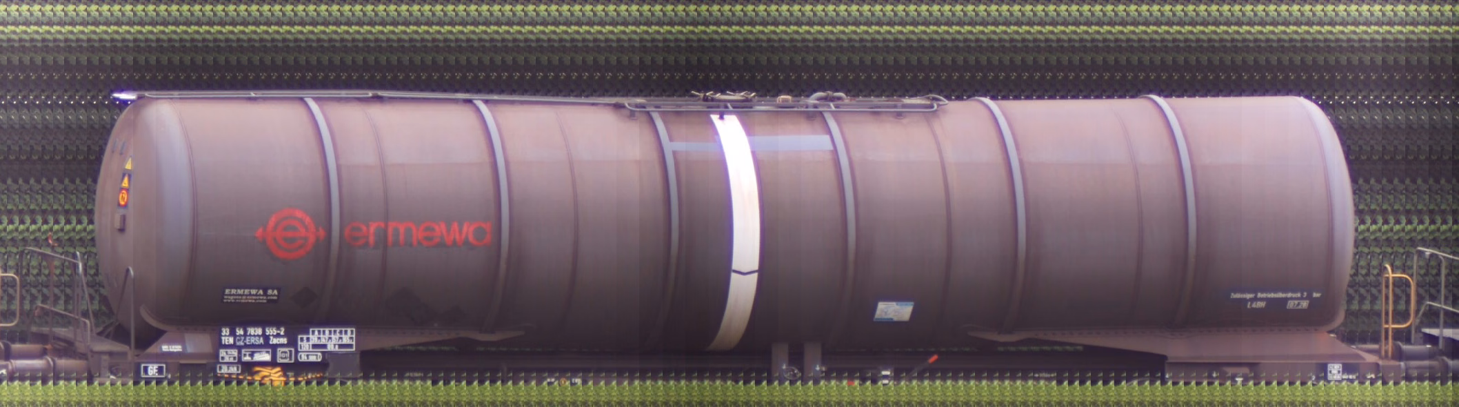 There should be a train photo here :'(
